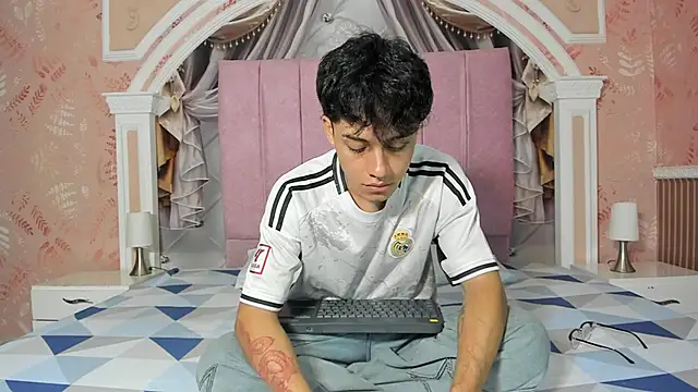 Dani rivass online show from 09/22/25, 11:16