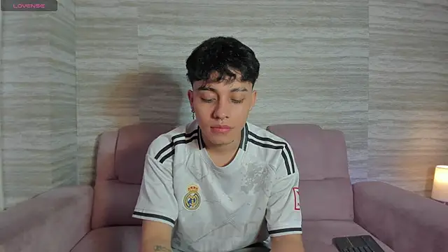 Snapshot of Dani_rivass chatting on 12/14/25, 11:38 Dani rivass online show from 12/14/25, 11:38