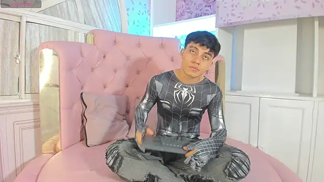 Snapshot of Dani_rivass chatting on 12/19/25, 11:45 Dani rivass online show from 12/19/25, 11:45