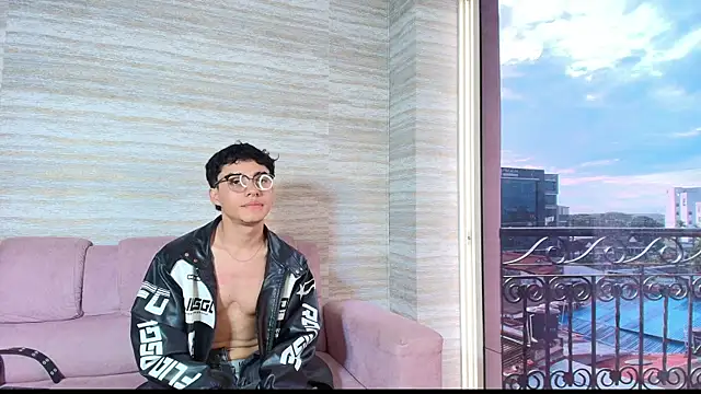 Dani rivass online show from 10/04/25, 11:45