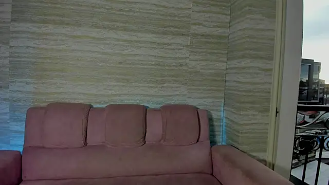 Snapshot of Dani_rivass chatting on 11/25/25, 11:32 Dani rivass online show from 11/25/25, 11:32