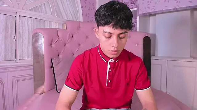 Snapshot of Dani_rivass chatting on 12/15/25, 12:33 Dani rivass online show from 12/15/25, 12:33