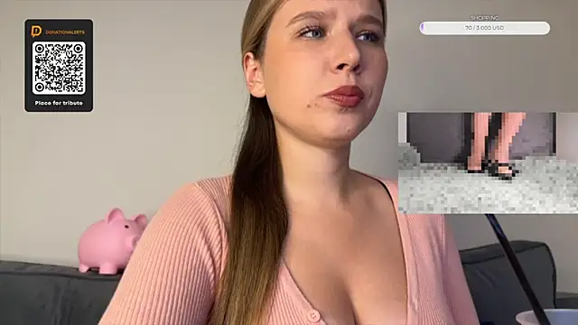 Snapshot of GoddessRoss chatting on 09/17/25, 07:05 GoddessRoss online show from 09/17/25, 07:05