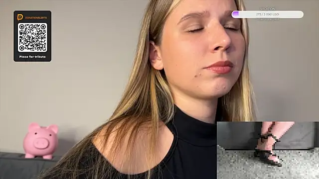 Snapshot of GoddessRoss chatting on 09/13/25, 07:14 GoddessRoss online show from 09/13/25, 07:14