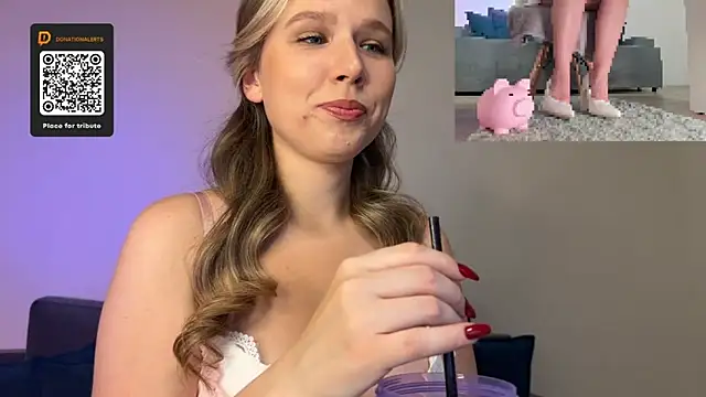 Snapshot of GoddessRoss chatting on 10/15/25, 05:10 GoddessRoss online show from 10/15/25, 05:10
