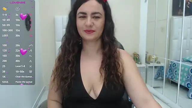 Snapshot of venus_cortez chatting on 10/08/25, 06:30 venus cortez online show from 10/08/25, 06:30