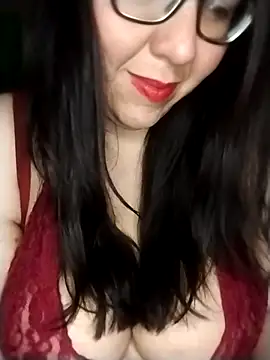 Snapshot of lucecitaxxx chatting on 09/21/25, 05:45 lucecitaxxx online show from 09/21/25, 05:45