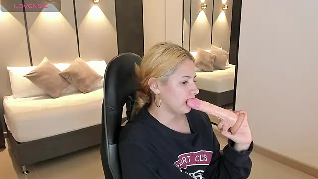 daniand  online show from 10/09/25, 12:00