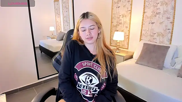 daniand  online show from 11/05/25, 02:58