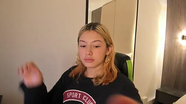 daniand  online show from 11/19/25, 11:54