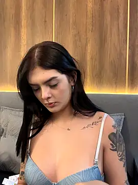 Snapshot of AliceRitter chatting on 09/19/25, 05:39 AliceRitter online show from 09/19/25, 05:39