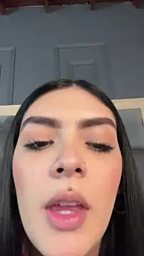 Snapshot of AliceRitter chatting on 07/02/26, 03:34 AliceRitter online show from 07/02/26, 03:34