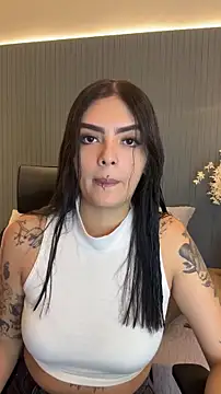 Snapshot of AliceRitter chatting on 12/17/25, 05:18 AliceRitter online show from 12/17/25, 05:18