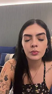 Snapshot of AliceRitter chatting on 05/23/26, 01:15 AliceRitter online show from 05/23/26, 01:15