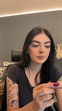 Snapshot of AliceRitter chatting on 12/14/25, 05:29 AliceRitter online show from 12/14/25, 05:29