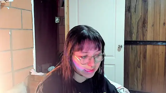 Snapshot of Violetaa_Leee chatting on 09/18/25, 02:36 Violetaa Leee online show from 09/18/25, 02:36