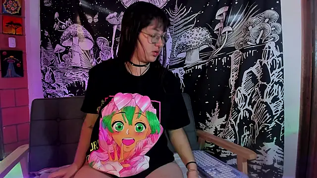 Snapshot of Violetaa_Leee chatting on 09/25/25, 08:37 Violetaa Leee online show from 09/25/25, 08:37