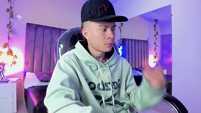 Nascary Fox online show from 01/18/26, 02:31