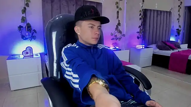 Nascary Fox online show from 11/08/25, 12:09