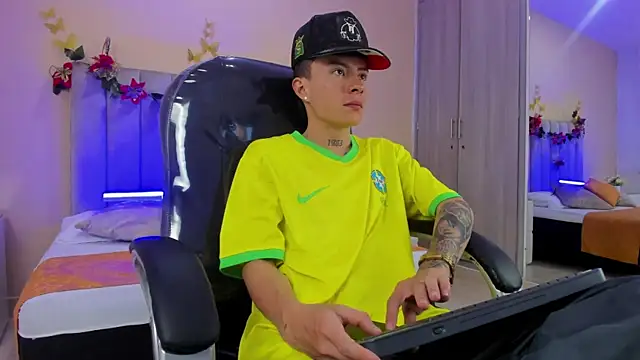 Nascary Fox online show from 12/22/25, 07:25