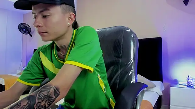 Nascary Fox online show from 11/12/25, 08:01