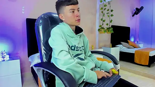 Nascary Fox online show from 11/27/25, 07:58