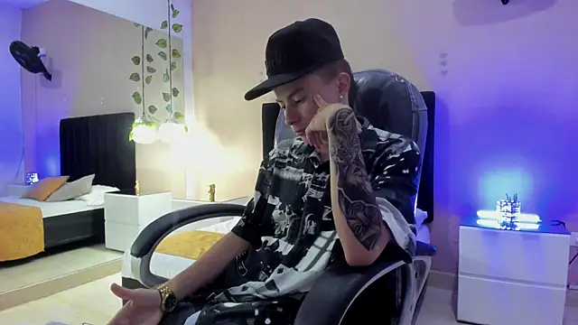 Nascary Fox online show from 11/15/25, 08:02