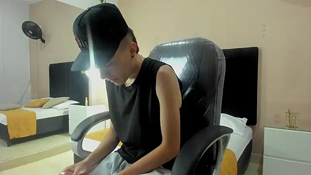 Nascary Fox online show from 11/04/25, 07:50