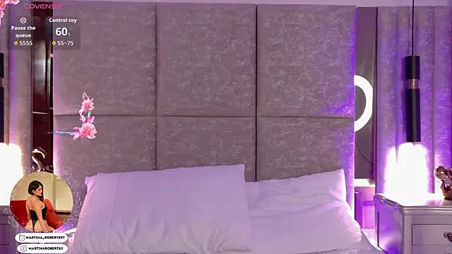 Martina-Roberts- online show from 11/25/25, 03:29