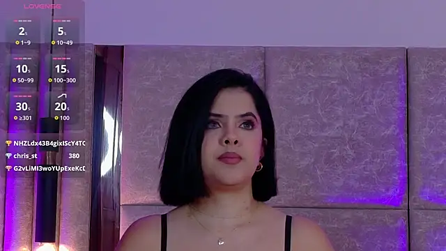 Martina-Roberts- online show from 10/28/25, 03:51