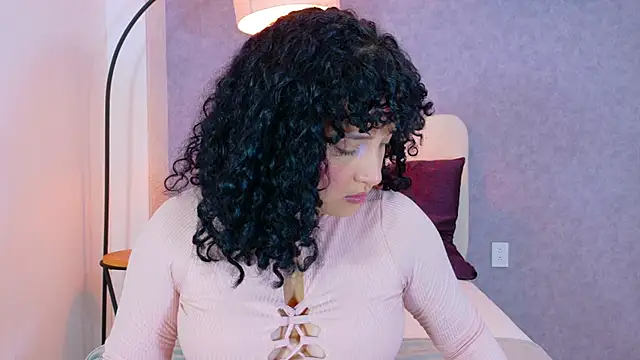 Snapshot of Tracielowe_w chatting on 12/22/25, 03:28 Tracielowe w online show from 12/22/25, 03:28