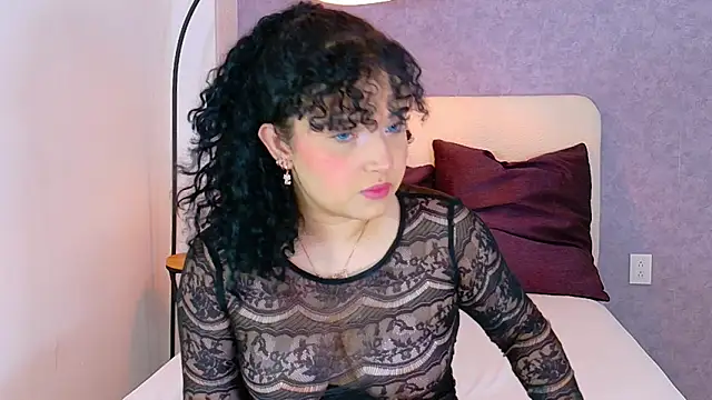 Snapshot of Tracielowe_w chatting on 11/20/25, 03:40 Tracielowe w online show from 11/20/25, 03:40