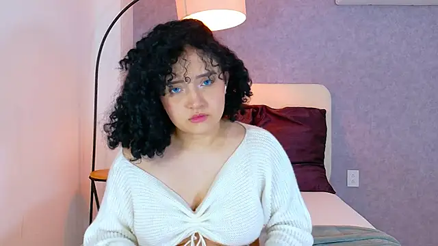 Snapshot of Tracielowe_w chatting on 11/27/25, 03:29 Tracielowe w online show from 11/27/25, 03:29