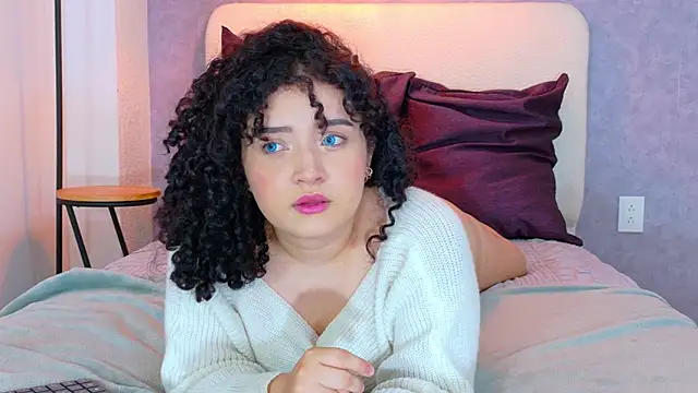 Snapshot of Tracielowe_w chatting on 02/24/26, 03:40 Tracielowe w online show from 02/24/26, 03:40