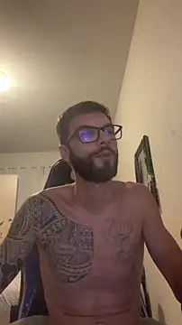 Snapshot of Leonsouzaof chatting on 02/11/26, 02:33 Leonsouzaof online show from 02/11/26, 02:33