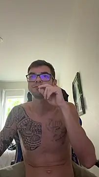 Snapshot of Leonsouzaof chatting on 02/14/26, 03:23 Leonsouzaof online show from 02/14/26, 03:23