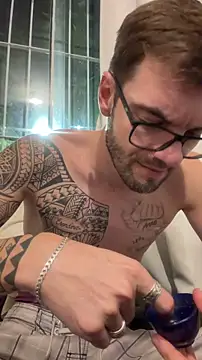 Snapshot of Leonsouzaof chatting on 04/16/26, 01:06 Leonsouzaof online show from 04/16/26, 01:06