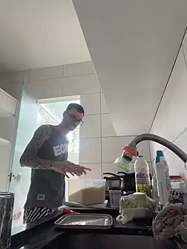 Snapshot of Leonsouzaof chatting on 12/03/25, 05:12 Leonsouzaof online show from 12/03/25, 05:12