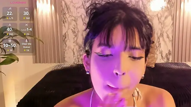 Snapshot of ChloeeMason chatting on 11/14/25, 11:03 ChloeeMason online show from 11/14/25, 11:03