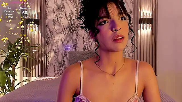 Snapshot of ChloeeMason chatting on 12/18/25, 11:03 ChloeeMason online show from 12/18/25, 11:03