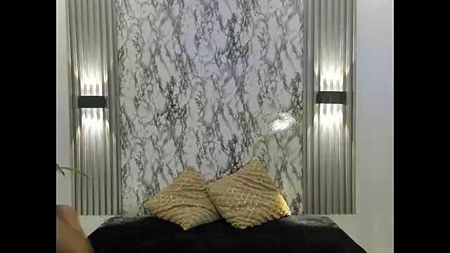 Snapshot of ChloeeMason chatting on 11/13/25, 11:03 ChloeeMason online show from 11/13/25, 11:03