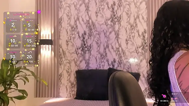 Snapshot of ChloeeMason chatting on 11/26/25, 11:10 ChloeeMason online show from 11/26/25, 11:10