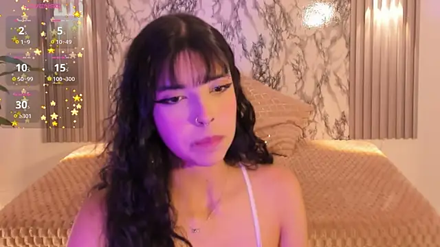 Snapshot of ChloeeMason chatting on 11/05/25, 11:02 ChloeeMason online show from 11/05/25, 11:02