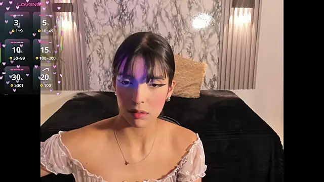 Snapshot of ChloeeMason chatting on 11/12/25, 11:03 ChloeeMason online show from 11/12/25, 11:03