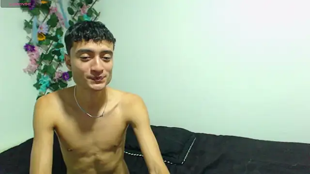 camiYwY online show from 12/15/25, 06:52