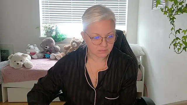 Linsy Kim online show from 02/01/26, 09:29