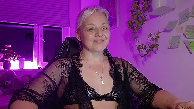 Linsy Kim online show from 03/04/26, 10:39