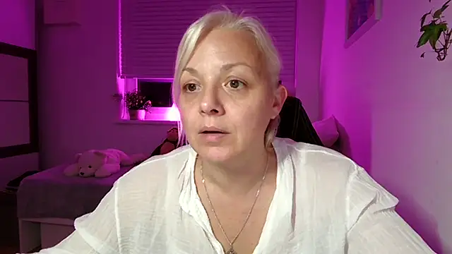 Linsy Kim online show from 11/14/25, 06:44