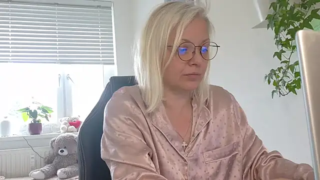 Linsy Kim online show from 03/12/26, 08:29