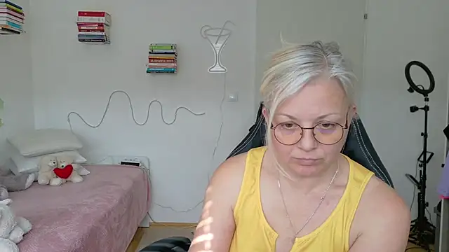 Linsy Kim online show from 03/28/26, 12:28